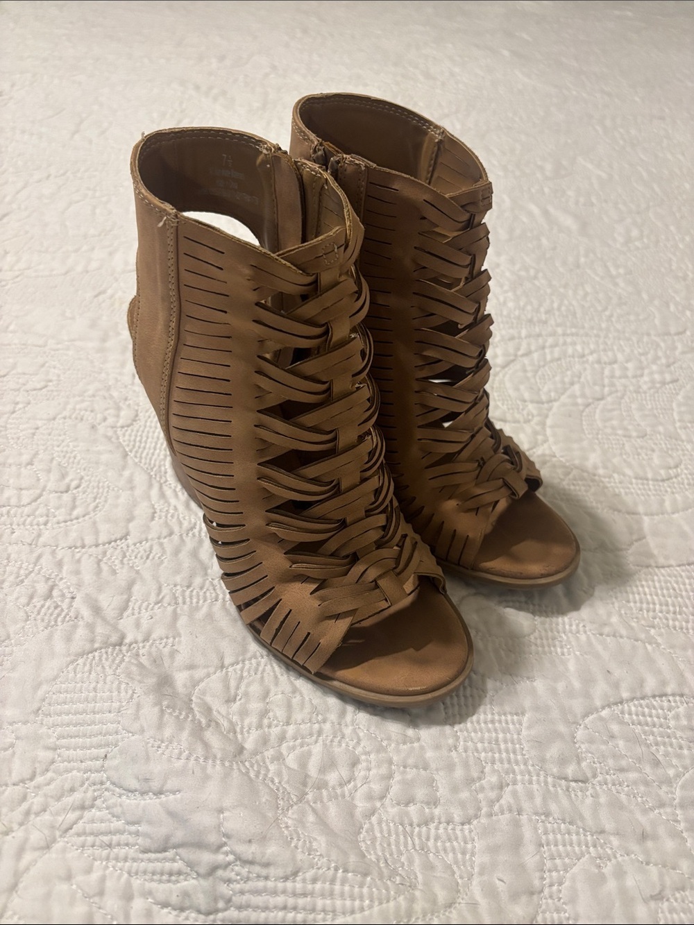 DV by Dolce Vita Woven Peep-Toe Ankle Heels in Tan size 7.5